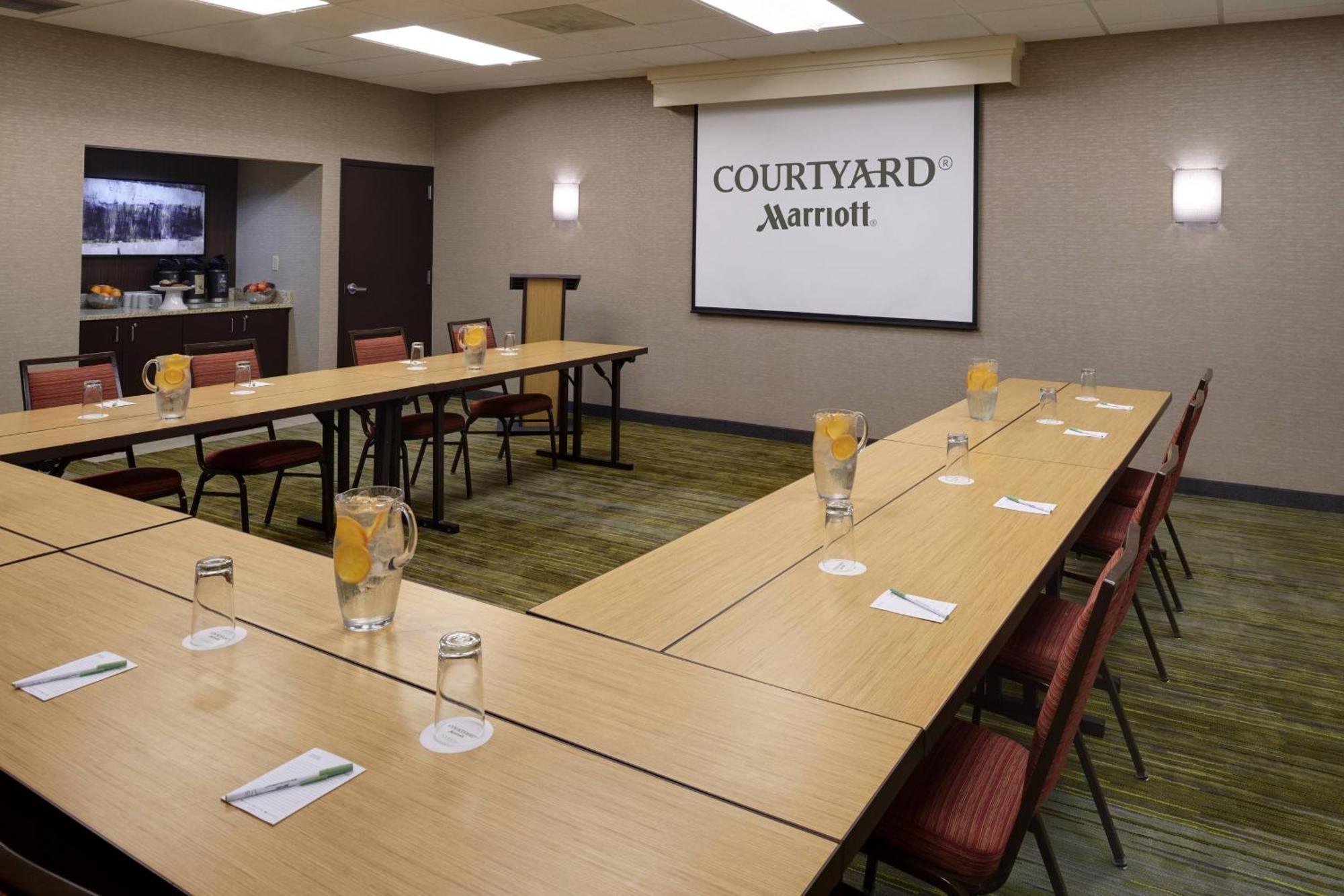 Hotel Courtyard By Marriott Indianapolis Airport Exteriér fotografie