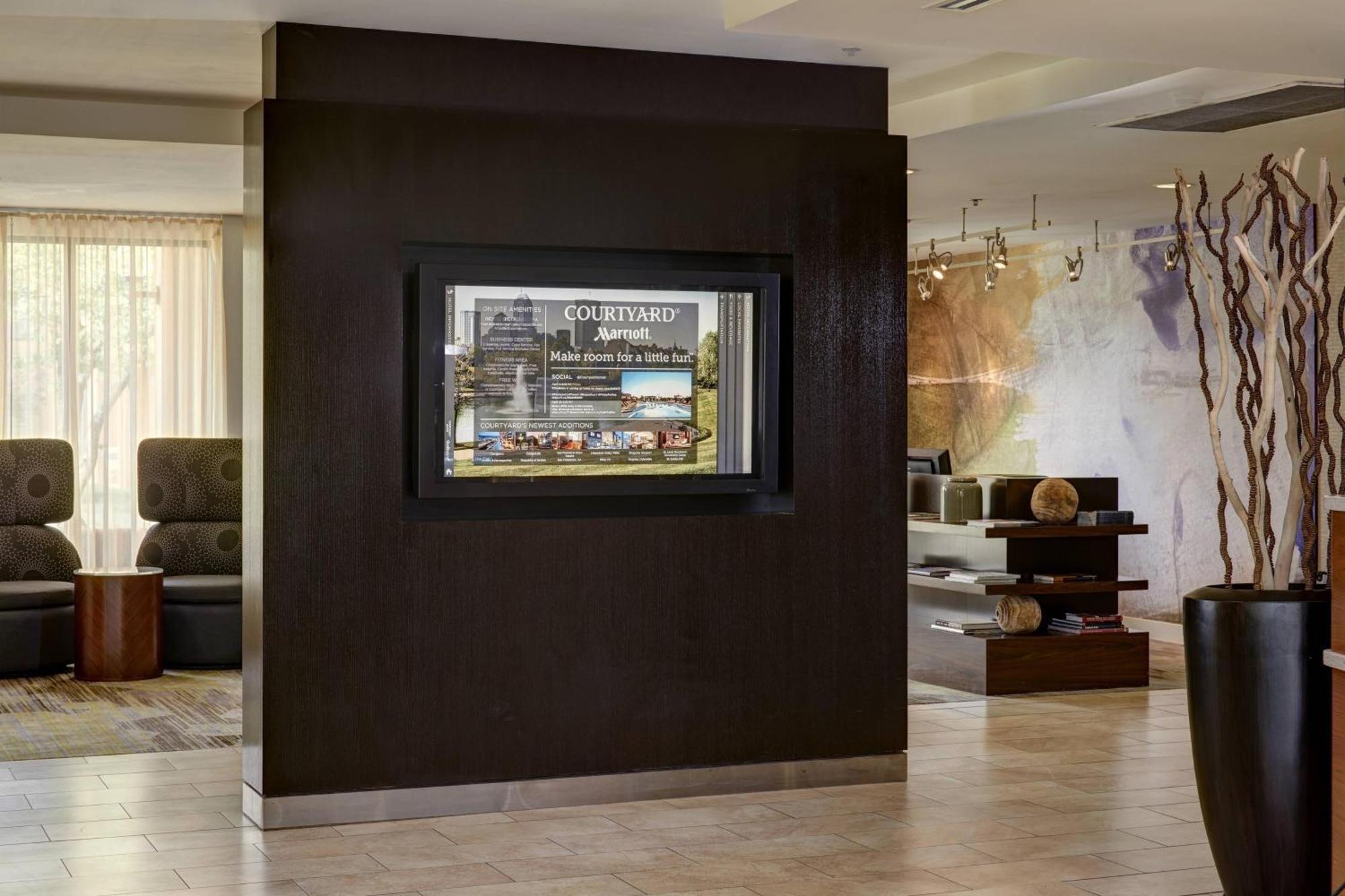 Hotel Courtyard By Marriott Indianapolis Airport Exteriér fotografie