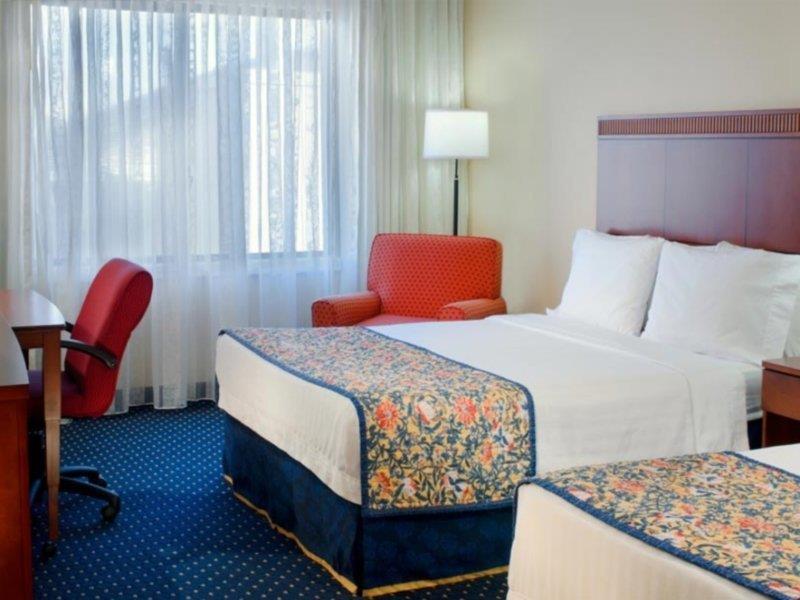 Hotel Courtyard By Marriott Indianapolis Airport Exteriér fotografie